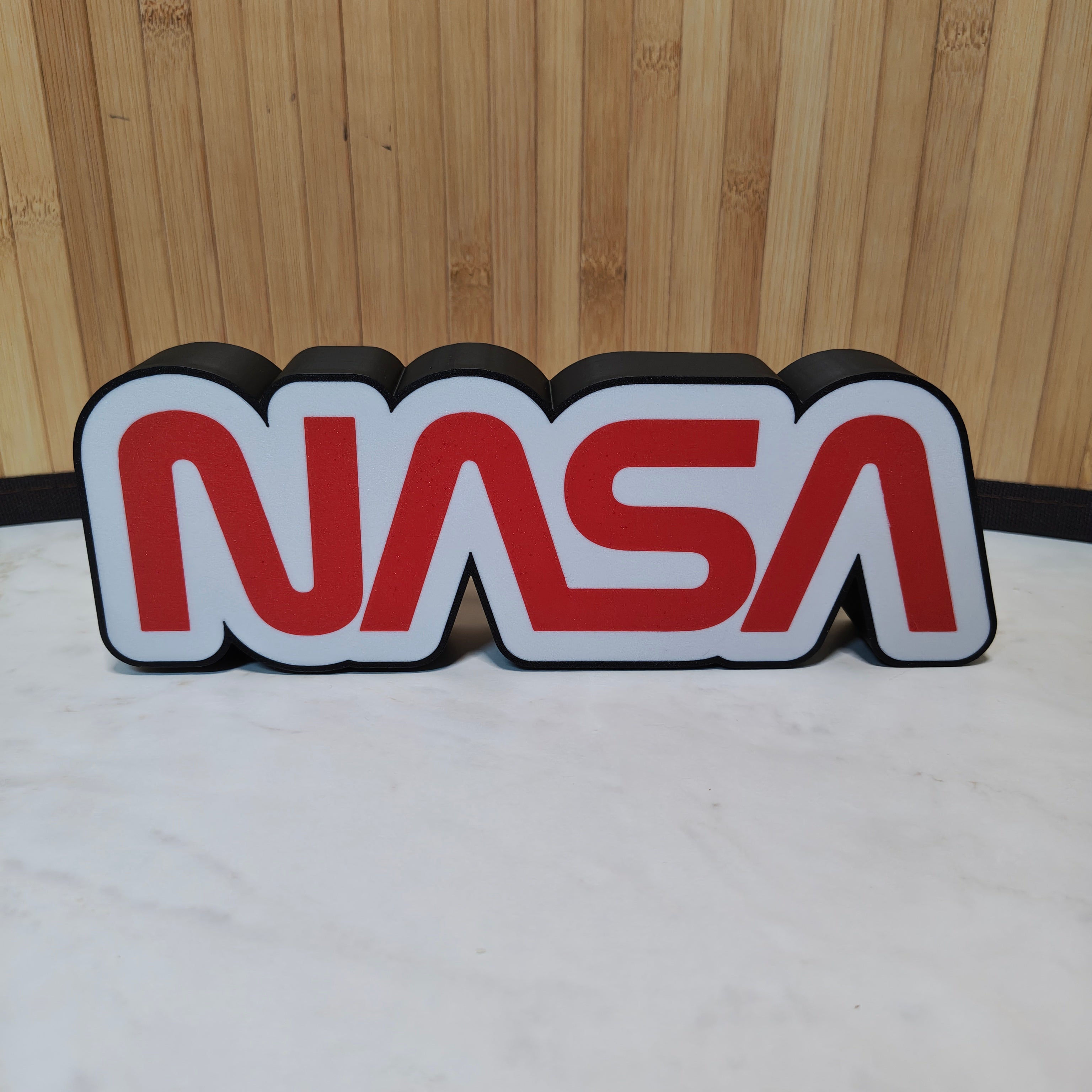 Lampada LED NASA "Worm" Logo – Insegna Luminosa Rossa Vintage USB (24 x 8 cm)